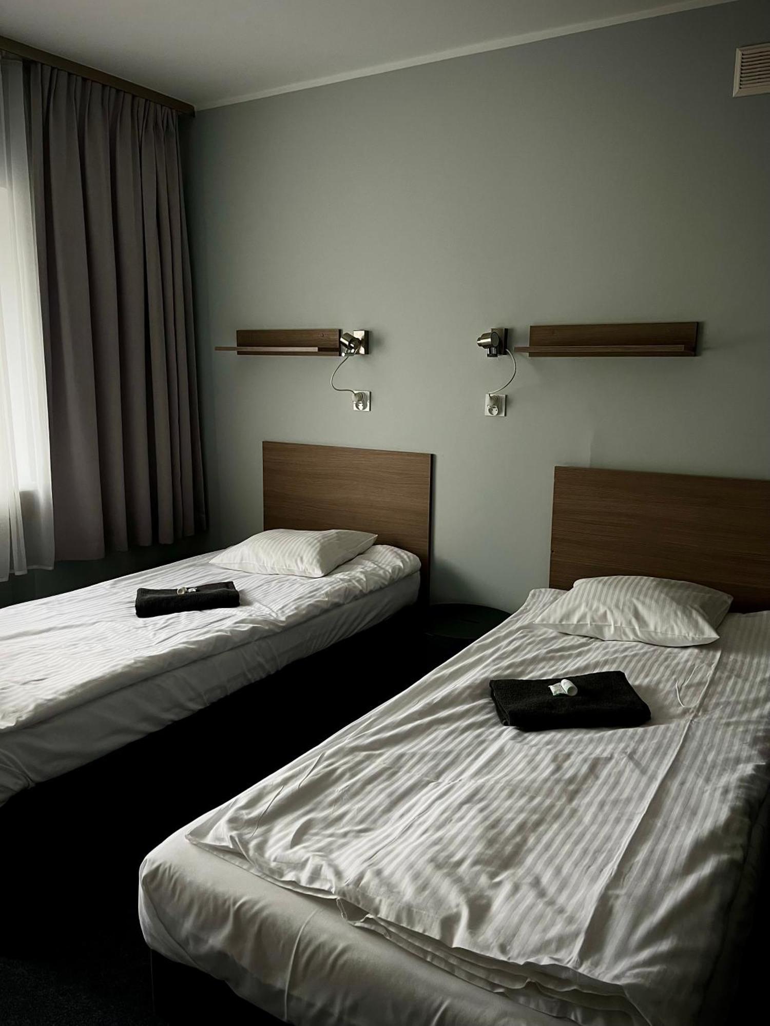 Hostel Azymut Września エクステリア 写真